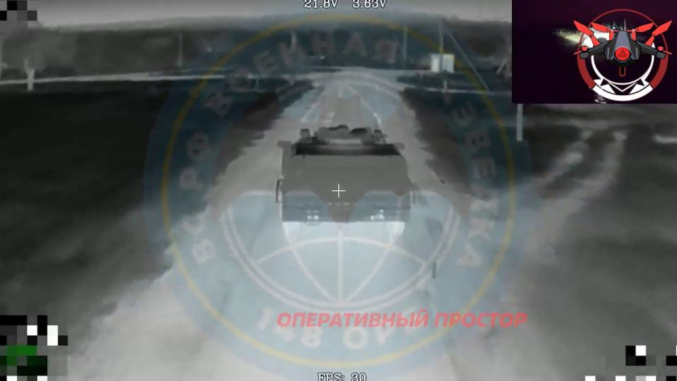 Работа FPV-дронов по очередной контратакующей бронегруппе 3-го армейского корпуса ВСУ в районе населенных пунктов Редкодуб, Карповка, Среднее и Шандриголово на Лиманском направлении Работа FPV-дронов по очередной контратакующей бронегруппе 3-го армейского корпуса ВСУ в районе населенных пунктов Редкодуб, Карповка, Среднее и Шандриголово на Лиманском направлении