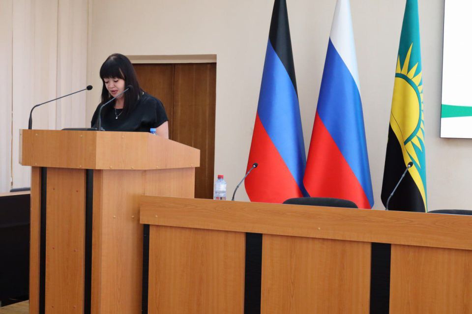 Валентина Харлашка: Провела 54 заседание Макеевского городского совета Донецкой Народной Республики Валентина Харлашка: Провела 54 заседание Макеевского городского совета Донецкой Народной Республики