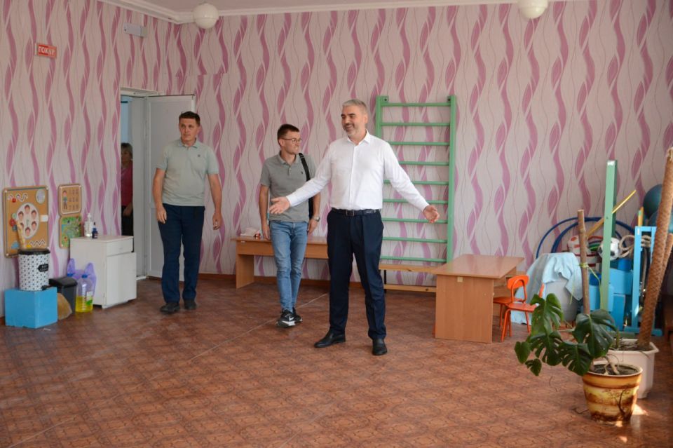 Заместитель Председателя Народного Совета ДНР Алексей Дорофеев (фракция «Новые люди») посетил детский сад «Тополек» Заместитель Председателя Народного Совета ДНР Алексей Дорофеев (фракция «Новые люди») посетил детский сад «Тополек»