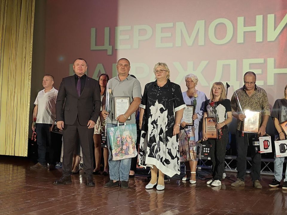 Сергей Ермаков: 29 августа в централизованной клубной системе «Снежинка» прошел праздничный концерт в преддверии Дня шахтера и Дня города Сергей Ермаков: 29 августа в централизованной клубной системе «Снежинка» прошел праздничный концерт в преддверии Дня шахтера и Дня города