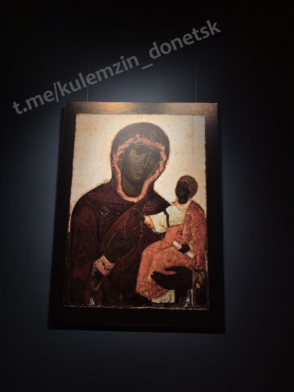 Алексей Кулемзин: Сегодня в Художественном музее «Арт-Донбасс» состоялось торжественное открытие выставки «Небесное воинство» - совместного проекта Музеев Московского Кремля, Художественного фонда Московской биеннале и... Алексей Кулемзин: Сегодня в Художественном музее «Арт-Донбасс» состоялось торжественное открытие выставки «Небесное воинство» - совместного проекта Музеев Московского Кремля, Художественного фонда Московской биеннале и...