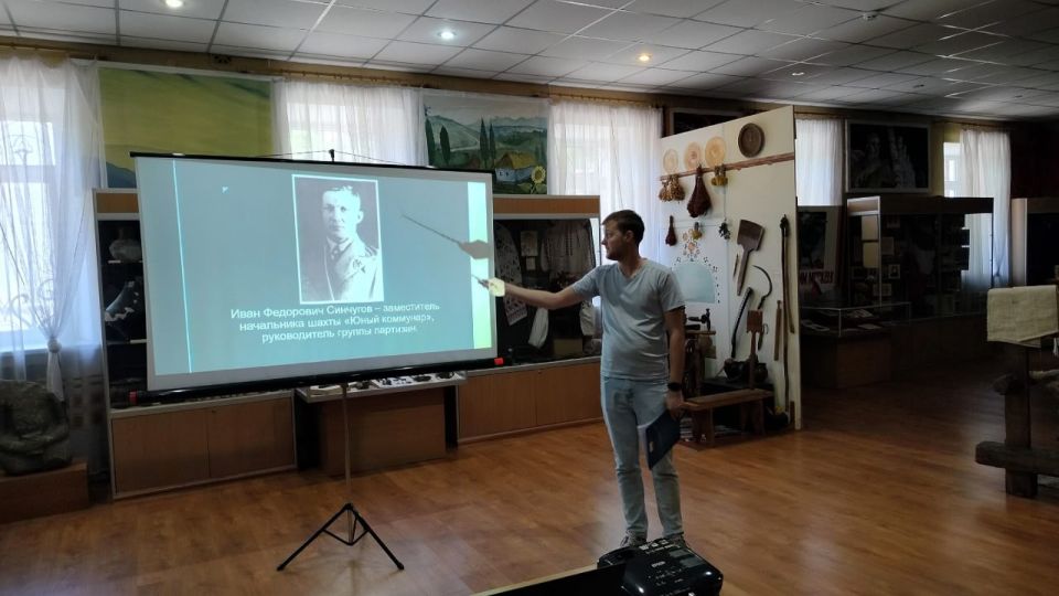Мероприятие в музее. 29 августа, при поддержке Главы ДНР Дениса Пушилина в рамках акции «Культурный Донбасс», в музее космонавта Георгия Берегового состоялся музейный квиз «Донбасский вальс», приуроченный ко Дню шахтера Мероприятие в музее. 29 августа, при поддержке Главы ДНР Дениса Пушилина в рамках акции «Культурный Донбасс», в музее космонавта Георгия Берегового состоялся музейный квиз «Донбасский вальс», приуроченный ко Дню шахтера