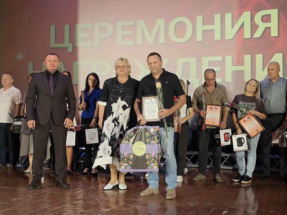 Сергей Ермаков: 29 августа в централизованной клубной системе «Снежинка» прошел праздничный концерт в преддверии Дня шахтера и Дня города Сергей Ермаков: 29 августа в централизованной клубной системе «Снежинка» прошел праздничный концерт в преддверии Дня шахтера и Дня города