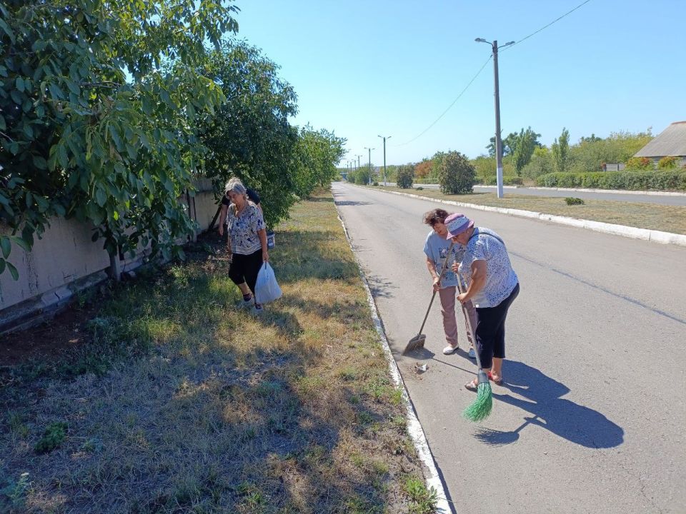 29 августа на территории городского округа Дебальцево состоялся экологический субботник по уборке территории и прибордюрной части дорог в районе ДРП 29 августа на территории городского округа Дебальцево состоялся экологический субботник по уборке территории и прибордюрной части дорог в районе ДРП