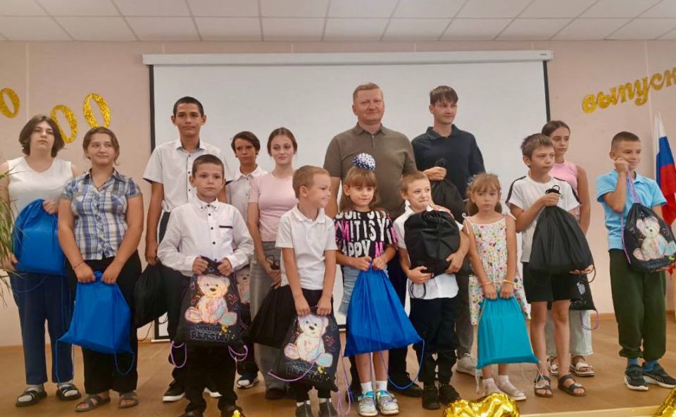 Александр Волошин: В ДНР продолжается всероссийская акция «Собери ребёнка в школу» Александр Волошин: В ДНР продолжается всероссийская акция «Собери ребёнка в школу»