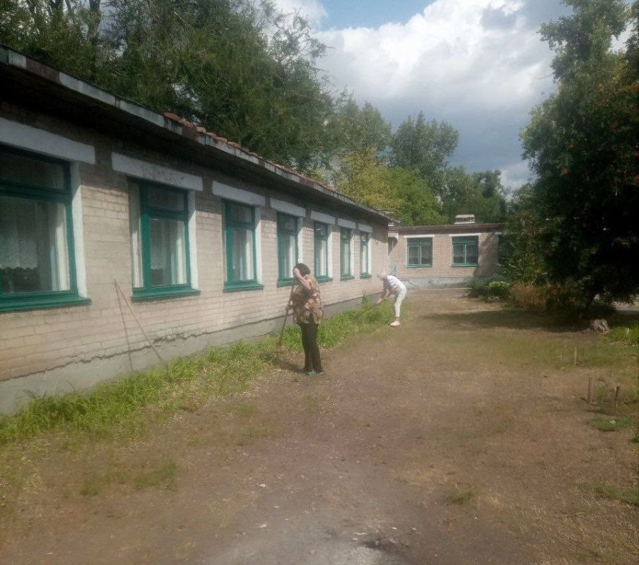 Роман Конев: В Никитовском районе Горловки продолжается масштабный партийный проект Единой России «Городская среда» Роман Конев: В Никитовском районе Горловки продолжается масштабный партийный проект Единой России «Городская среда»