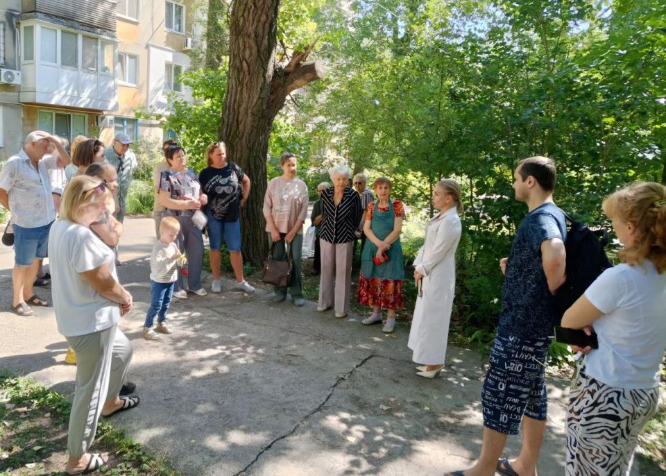Иван Адамец: Первый заместитель руководителя управы Куйбышевского внутригородского района провела встречу с жильцами дома №3А на улице Васнецова Иван Адамец: Первый заместитель руководителя управы Куйбышевского внутригородского района провела встречу с жильцами дома №3А на улице Васнецова