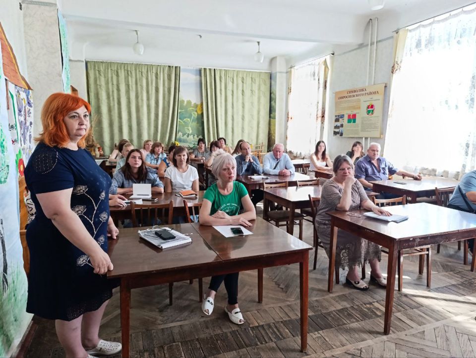 Управляющий делами главы администрации Амвросиевского муниципального округа Елена Фисенко провела встречу с трудовым коллективом Амвросиевского индустриального колледжа Управляющий делами главы администрации Амвросиевского муниципального округа Елена Фисенко провела встречу с трудовым коллективом Амвросиевского индустриального колледжа