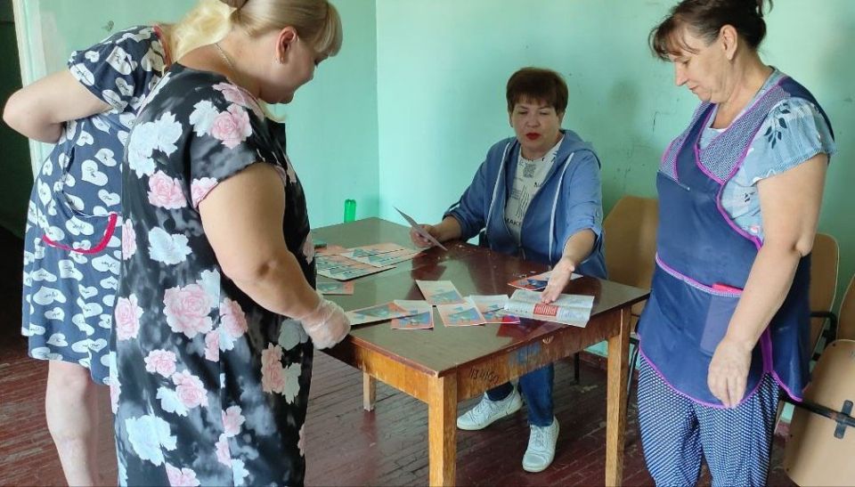 Специалисты службы занятости ДНР работают в ПВР Специалисты службы занятости ДНР работают в ПВР