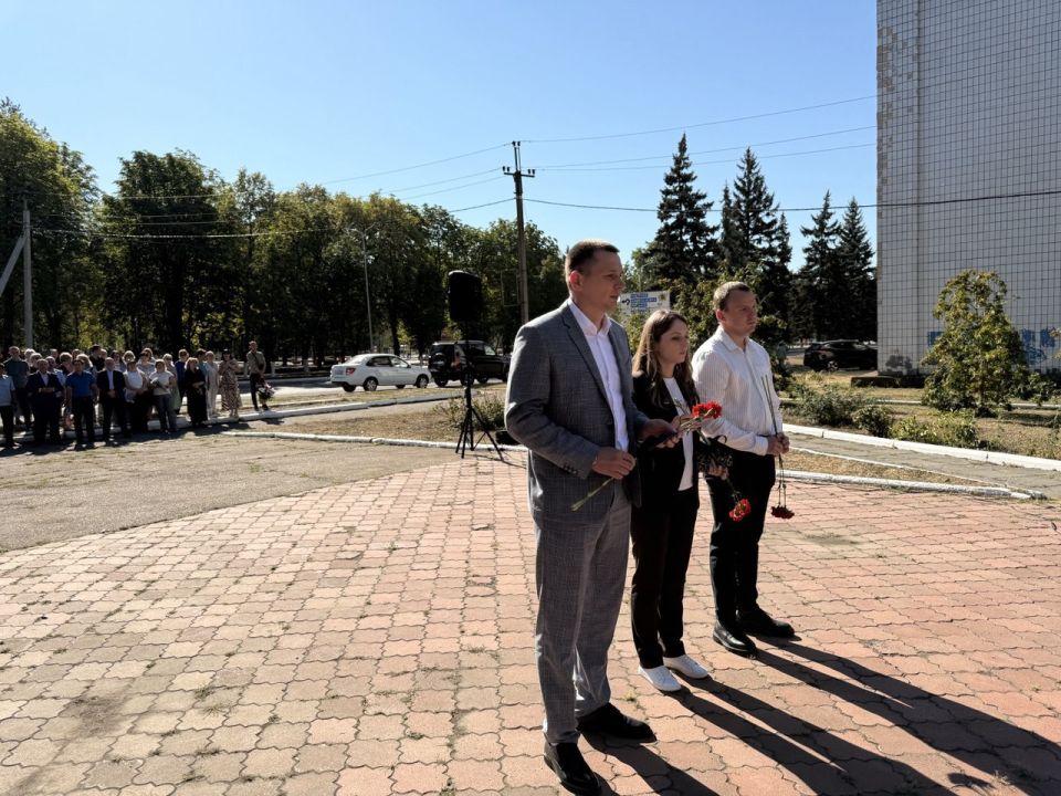 Александр Шатов: В преддверии Дня шахтера провели поминальную панихиду и возложили цветы к подножию памятника Александр Шатов: В преддверии Дня шахтера провели поминальную панихиду и возложили цветы к подножию памятника