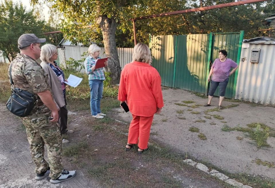 Роман Конев: Во исполнение указания Главы Донецкой Народной Республики Дениса Владимировича Пушилина и для рассмотрения жалоб от населения, сегодня, 28 августа, в поселке Центрально-Городского района Горловки была проведена... Роман Конев: Во исполнение указания Главы Донецкой Народной Республики Дениса Владимировича Пушилина и для рассмотрения жалоб от населения, сегодня, 28 августа, в поселке Центрально-Городского района Горловки была проведена...