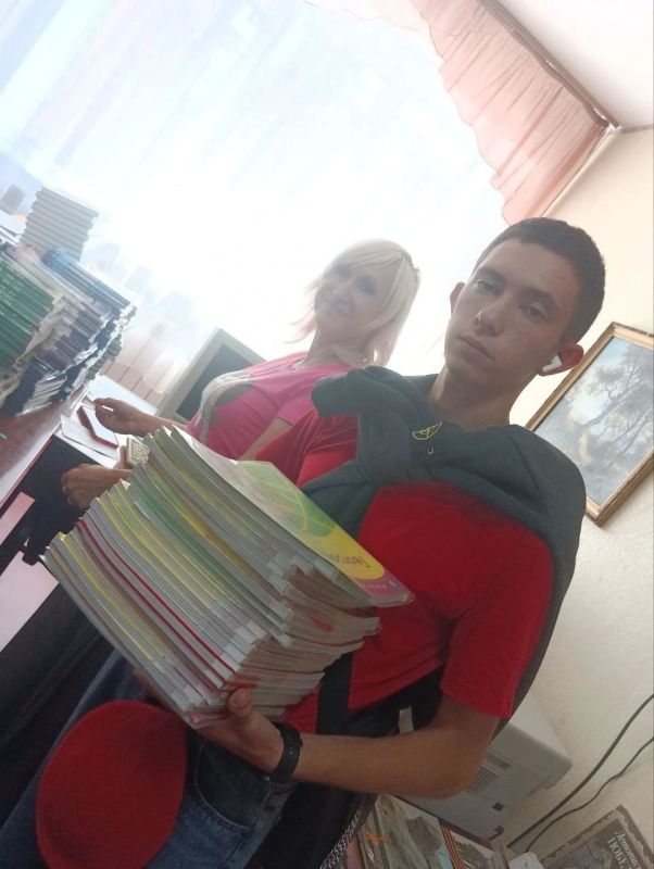 29.08.2025. Классный руководитель Овчинникова Людмила Васильевна, ученики 5-А класса выражают слова благодарности юнармейцам ВПК "Патриот" имени героев Буденновского подполья (ГБОУ "Школа №119 г.о.Донецк") местного штаба г.... 29.08.2025. Классный руководитель Овчинникова Людмила Васильевна, ученики 5-А класса выражают слова благодарности юнармейцам ВПК "Патриот" имени героев Буденновского подполья (ГБОУ "Школа №119 г.о.Донецк") местного штаба г....