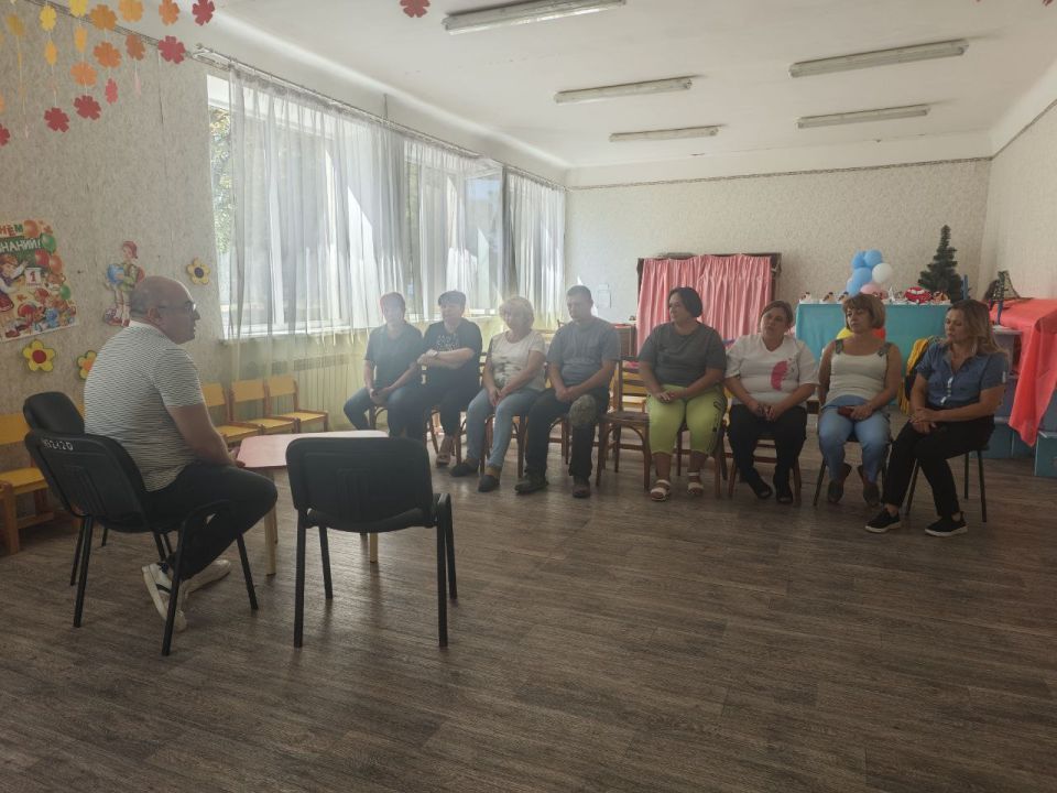 Во исполнение поручения Главы ДНР Дениса Пушилина о постоянном диалоге с людьми, 29 августа 2025 года первый заместитель главы администрации городского округа Дебальцево Максим Вельма провел встречу с трудовым коллективом... Во исполнение поручения Главы ДНР Дениса Пушилина о постоянном диалоге с людьми, 29 августа 2025 года первый заместитель главы администрации городского округа Дебальцево Максим Вельма провел встречу с трудовым коллективом...