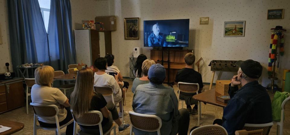 ""Я опять вернусь." - именно под таким названием был проведен просмотр документального фильма в память о Александре Захарченко, первого Главы региона и Героя Донецкой Народной Республики ""Я опять вернусь." - именно под таким названием был проведен просмотр документального фильма в память о Александре Захарченко, первого Главы региона и Героя Донецкой Народной Республики