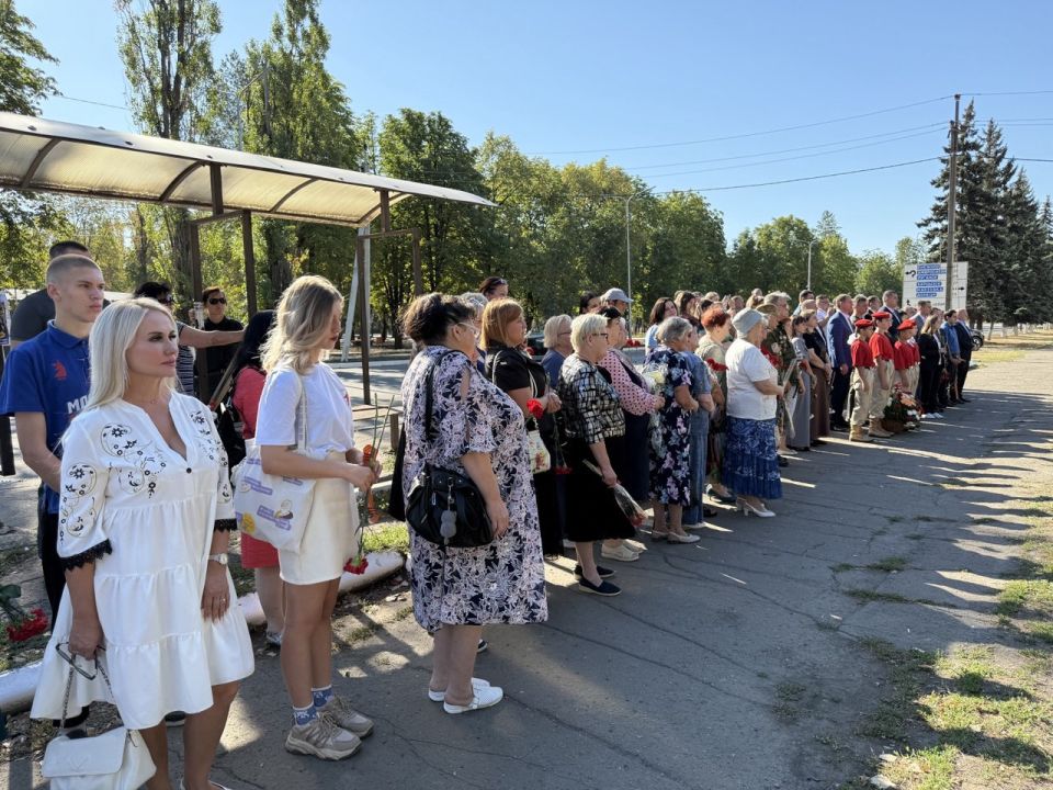Александр Шатов: В преддверии Дня шахтера провели поминальную панихиду и возложили цветы к подножию памятника Александр Шатов: В преддверии Дня шахтера провели поминальную панихиду и возложили цветы к подножию памятника