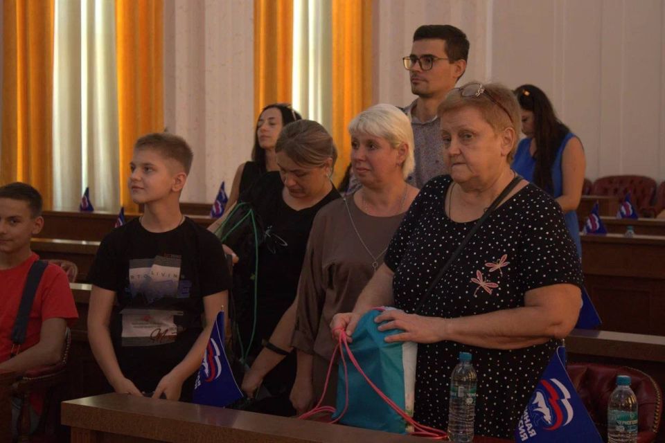 Александр Волошин: В ДНР продолжается всероссийская акция «Собери ребёнка в школу» Александр Волошин: В ДНР продолжается всероссийская акция «Собери ребёнка в школу»