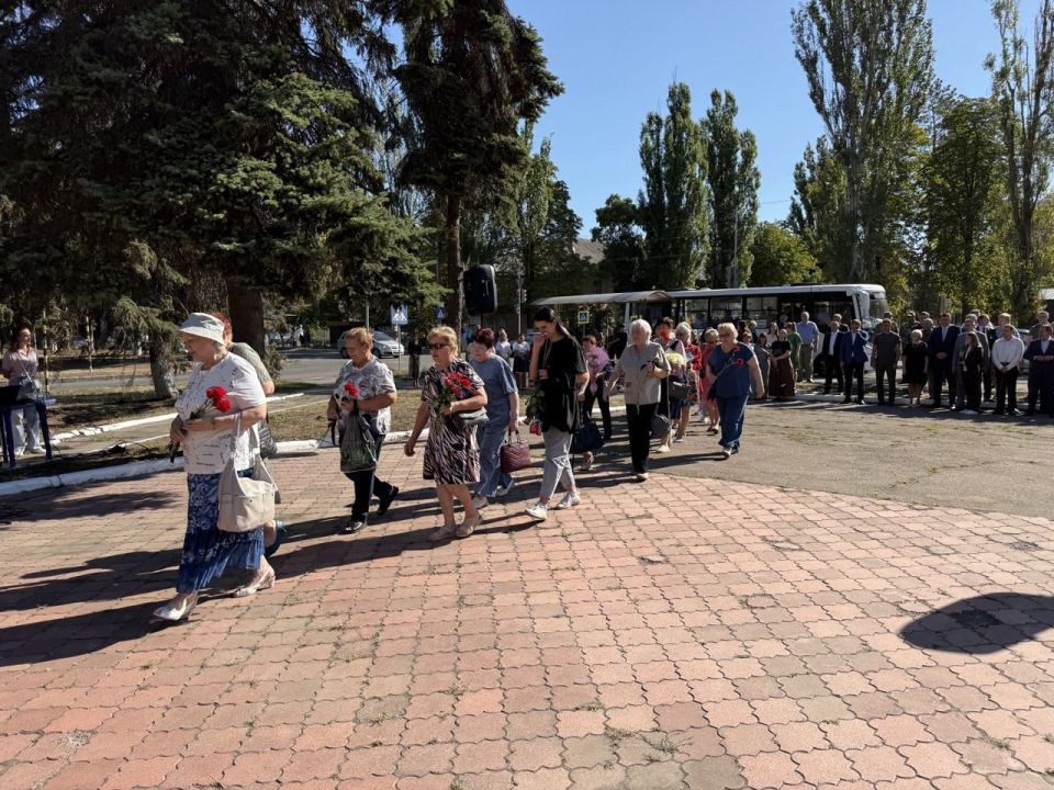 Александр Шатов: В преддверии Дня шахтера провели поминальную панихиду и возложили цветы к подножию памятника Александр Шатов: В преддверии Дня шахтера провели поминальную панихиду и возложили цветы к подножию памятника