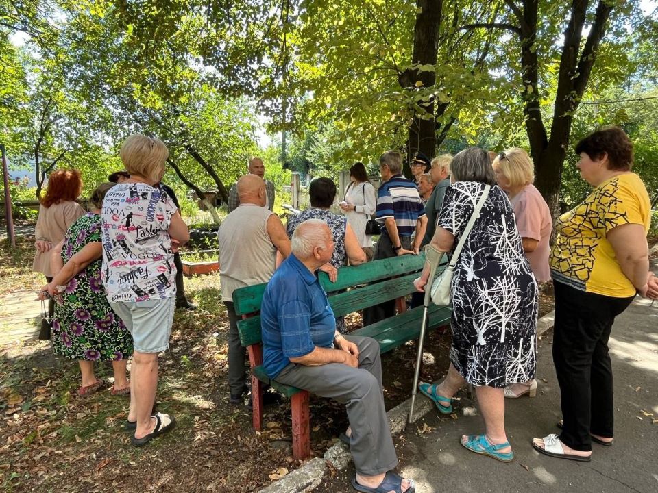 Сергей Желновач: 29 августа встретился с жителями по улице Курчатова Сергей Желновач: 29 августа встретился с жителями по улице Курчатова