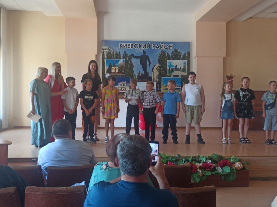 Валентин Левченко: В преддверии Дня города и Дня шахтера, в Управе Киевского внутригородского района, отделом опеки и попечительства №4 Управления опеки и попечительства администрации городского округа Донецк, для ... Валентин Левченко: В преддверии Дня города и Дня шахтера, в Управе Киевского внутригородского района, отделом опеки и попечительства №4 Управления опеки и попечительства администрации городского округа Донецк, для ...