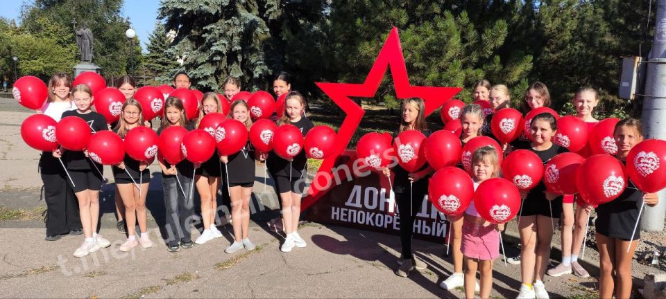 Алексей Кулемзин: В преддверии Дня города и Дня шахтёра Донецк заиграл яркими красками праздничного настроения! Алексей Кулемзин: В преддверии Дня города и Дня шахтёра Донецк заиграл яркими красками праздничного настроения!