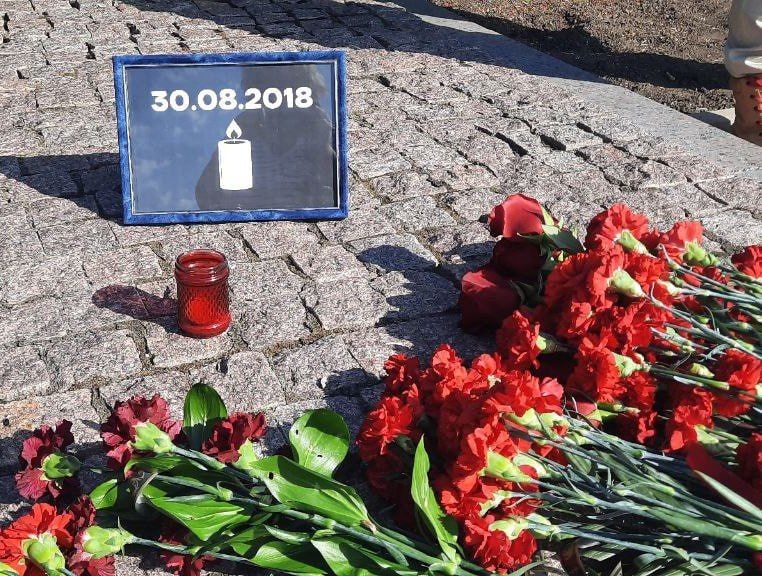 Юрий Атаманов: Почтили память великого артиста и нашего знаменитого земляка Йосифа Кобзона возложением цветов и минутой молчания Юрий Атаманов: Почтили память великого артиста и нашего знаменитого земляка Йосифа Кобзона возложением цветов и минутой молчания