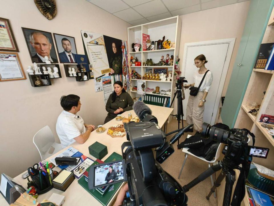 Проект «СВОя кухня»: Комитет семей воинов Отечества Сахалинской области приехал на съёмки в Донецк Проект «СВОя кухня»: Комитет семей воинов Отечества Сахалинской области приехал на съёмки в Донецк