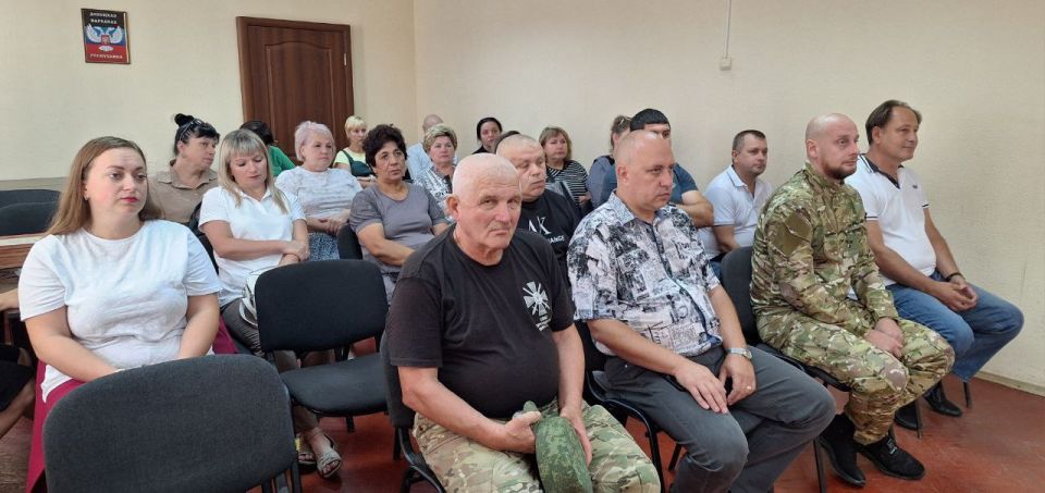 В Советском внутригородском районе Администрации городского округа Макеевка поздравили работников и ветеранов угольной отрасли с Днем шахтера В Советском внутригородском районе Администрации городского округа Макеевка поздравили работников и ветеранов угольной отрасли с Днем шахтера
