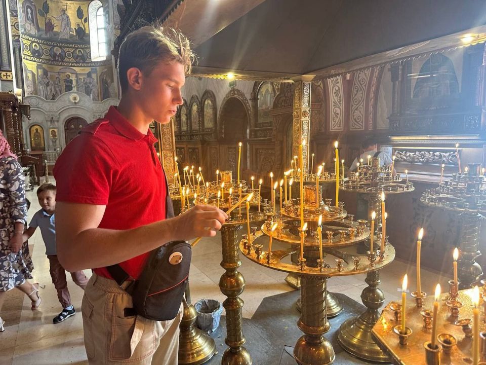 В день Орехового спаса, когда православные христиане благодарят Бога за новый урожай и просят благословения на будущее, юнармейцы местного отделения городского округа Макеевка стали участниками торжественного богослужения в... В день Орехового спаса, когда православные христиане благодарят Бога за новый урожай и просят благословения на будущее, юнармейцы местного отделения городского округа Макеевка стали участниками торжественного богослужения в...