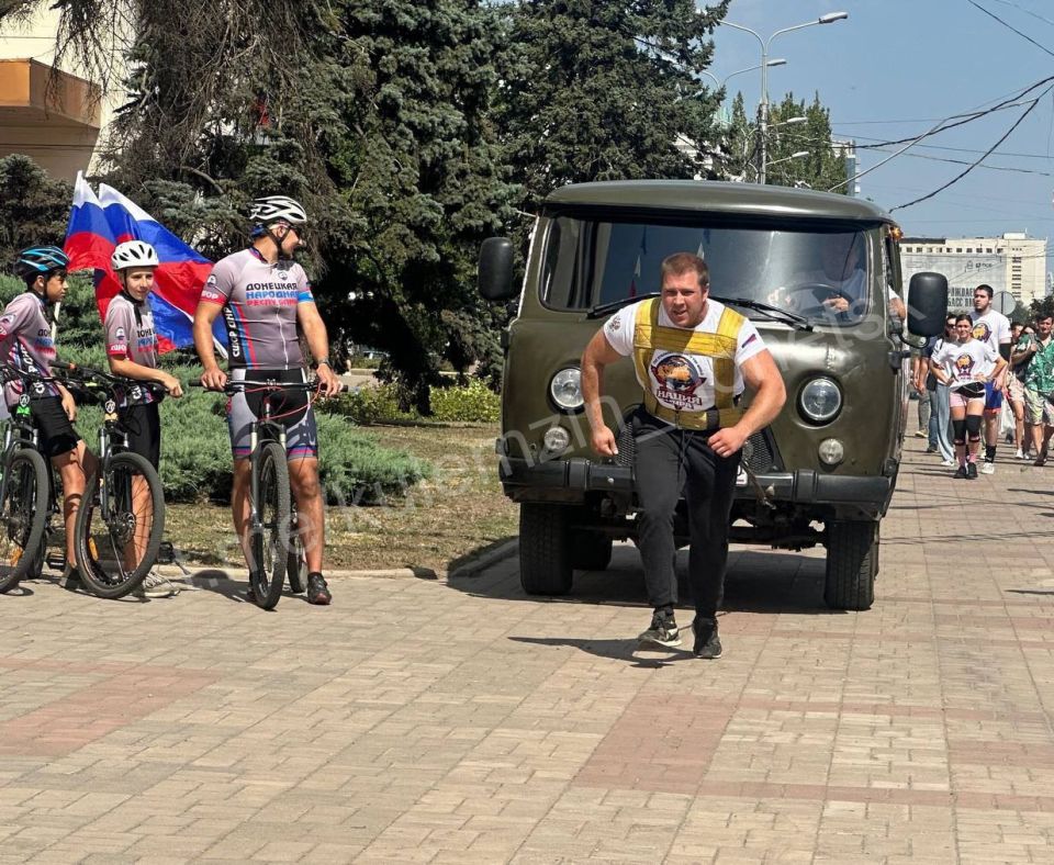 Алексей Кулемзин: В Ворошиловском районе состоялась праздничная программа, посвящённая празднованию Дня города и Дня шахтёра! Алексей Кулемзин: В Ворошиловском районе состоялась праздничная программа, посвящённая празднованию Дня города и Дня шахтёра!