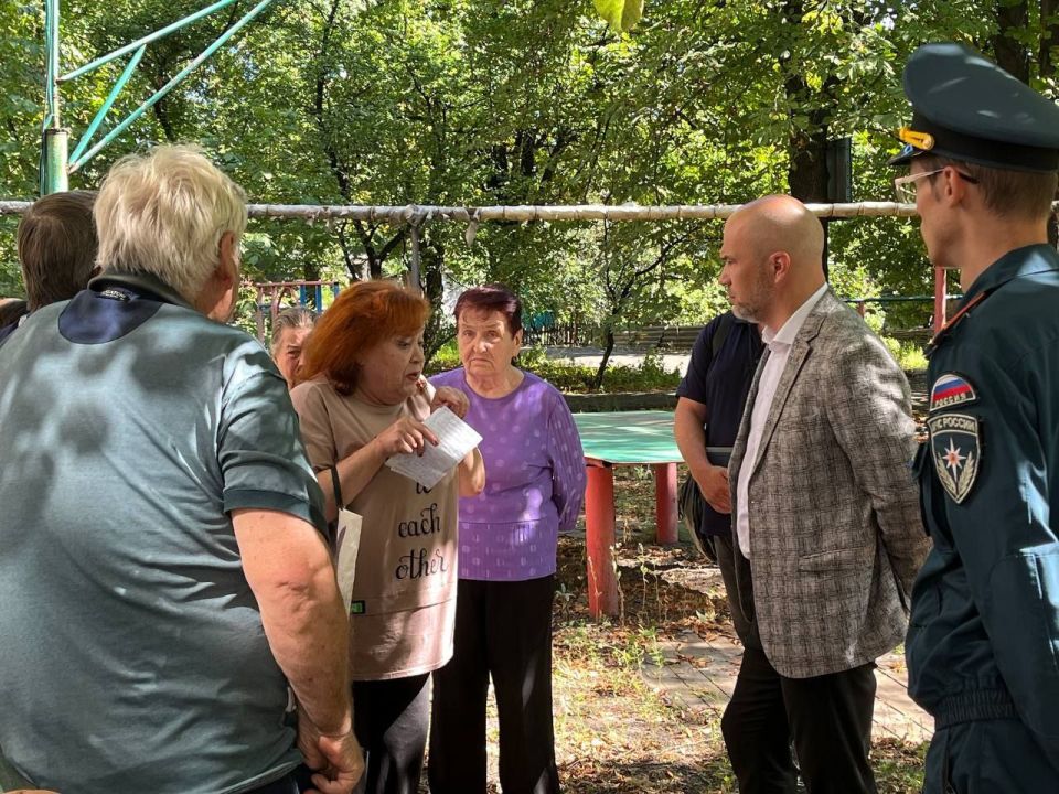 Сергей Желновач: 29 августа встретился с жителями по улице Курчатова Сергей Желновач: 29 августа встретился с жителями по улице Курчатова