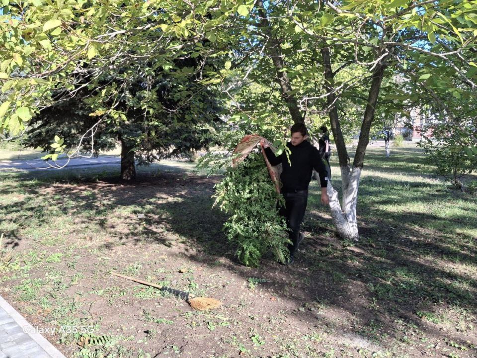 Солнечная погода способствовала проведению субботника в нашем родном округе! Солнечная погода способствовала проведению субботника в нашем родном округе!