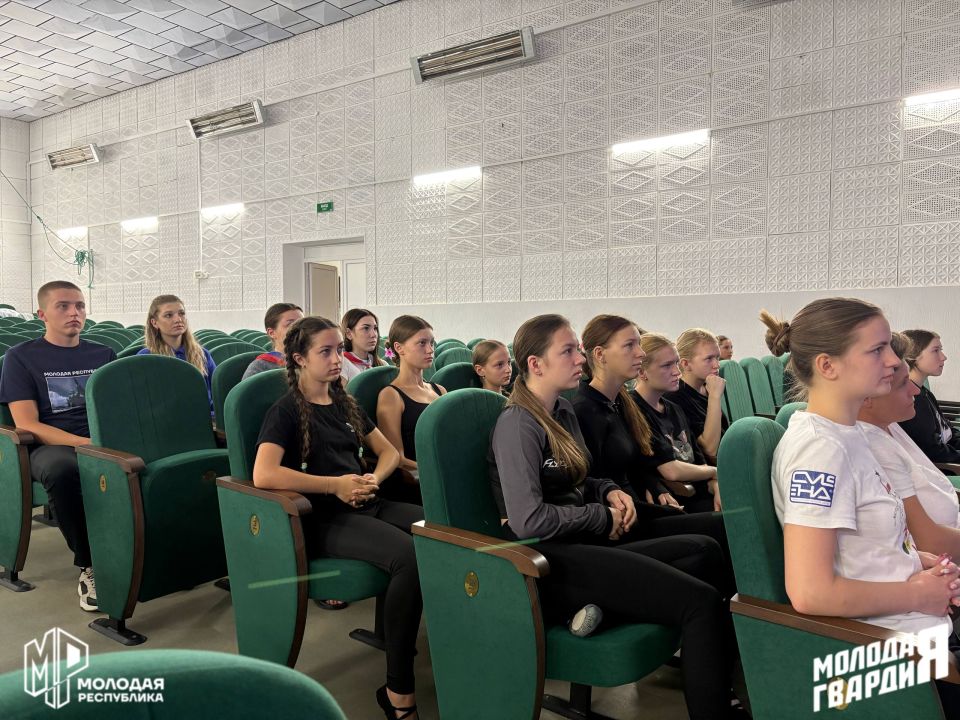Мы голос твой храним в сердцах Мы голос твой храним в сердцах