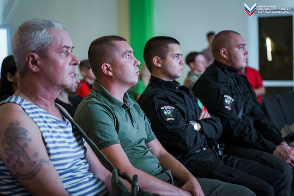 В Мелитополе почтили память Александра Захарченко В Мелитополе почтили память Александра Захарченко