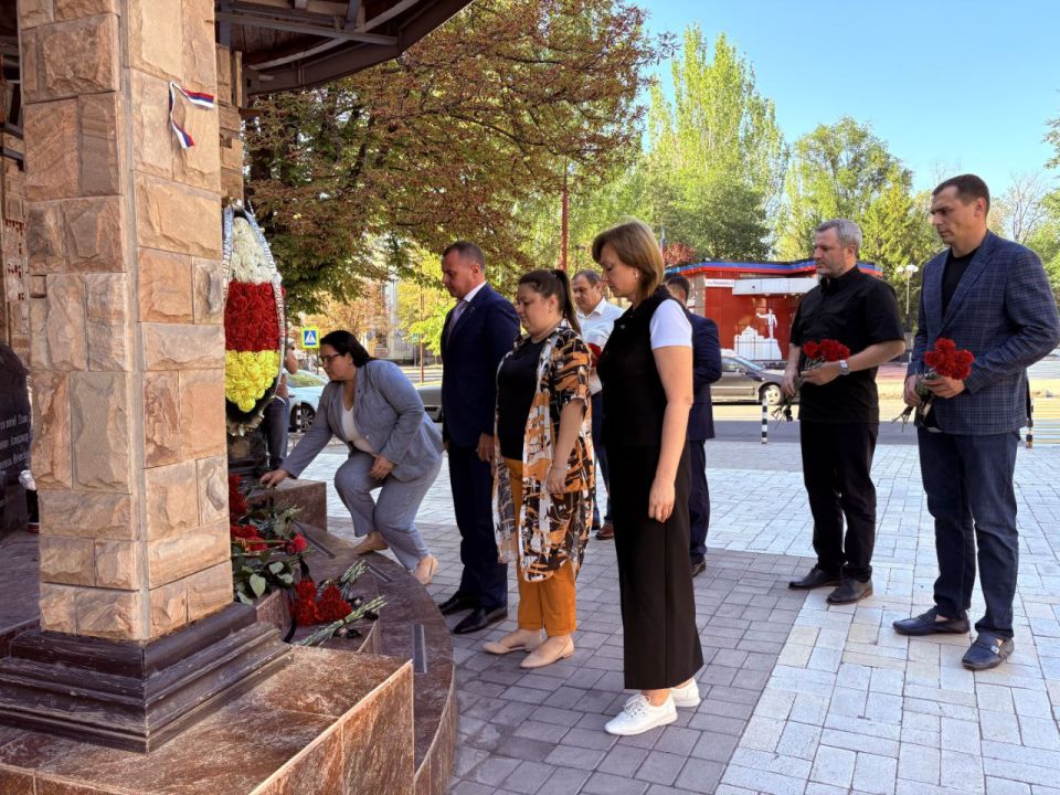 Сегодня вместе с коллегами почтили память первого Главы ДНР Александра Захарченко Сегодня вместе с коллегами почтили память первого Главы ДНР Александра Захарченко