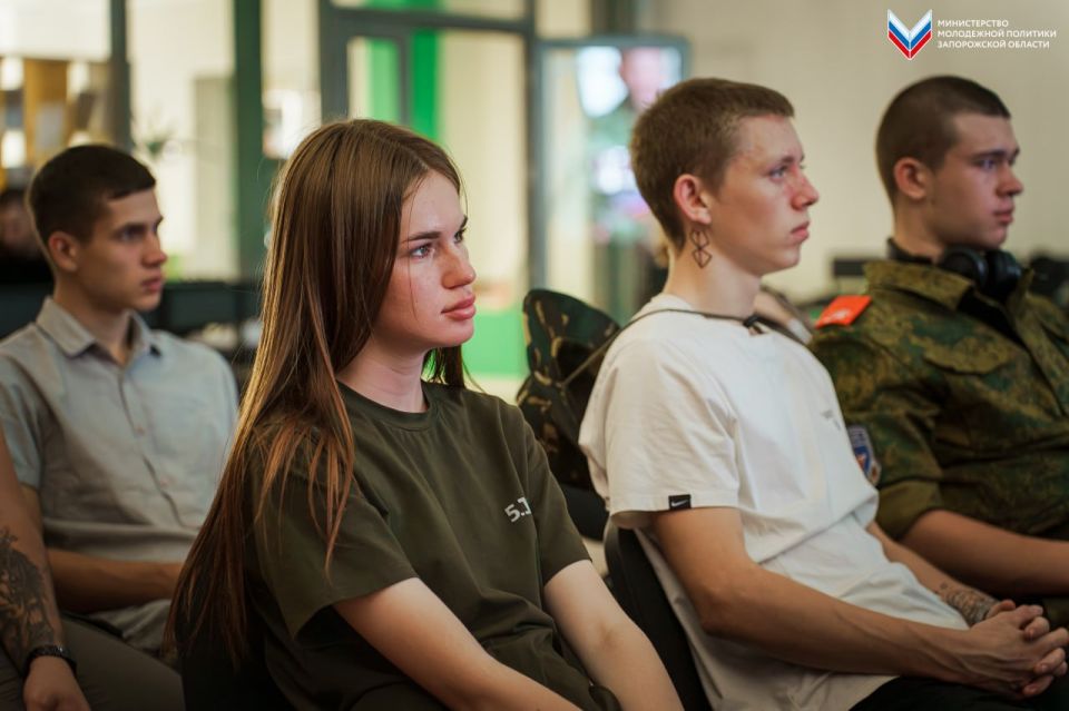 В Мелитополе почтили память Александра Захарченко В Мелитополе почтили память Александра Захарченко