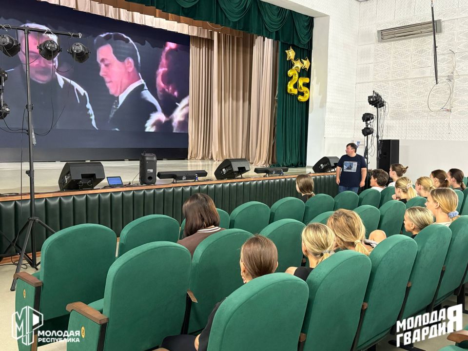 Мы голос твой храним в сердцах Мы голос твой храним в сердцах