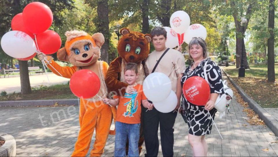 С Днём рождения самый лучший город на земле! С Днём рождения самый лучший город на земле!