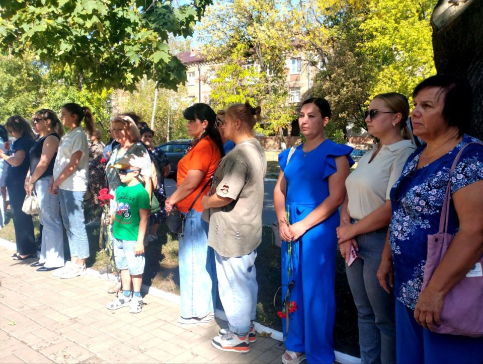 В Ждановке почтили память первого Главы ДНР Александра Захарченко В Ждановке почтили память первого Главы ДНР Александра Захарченко