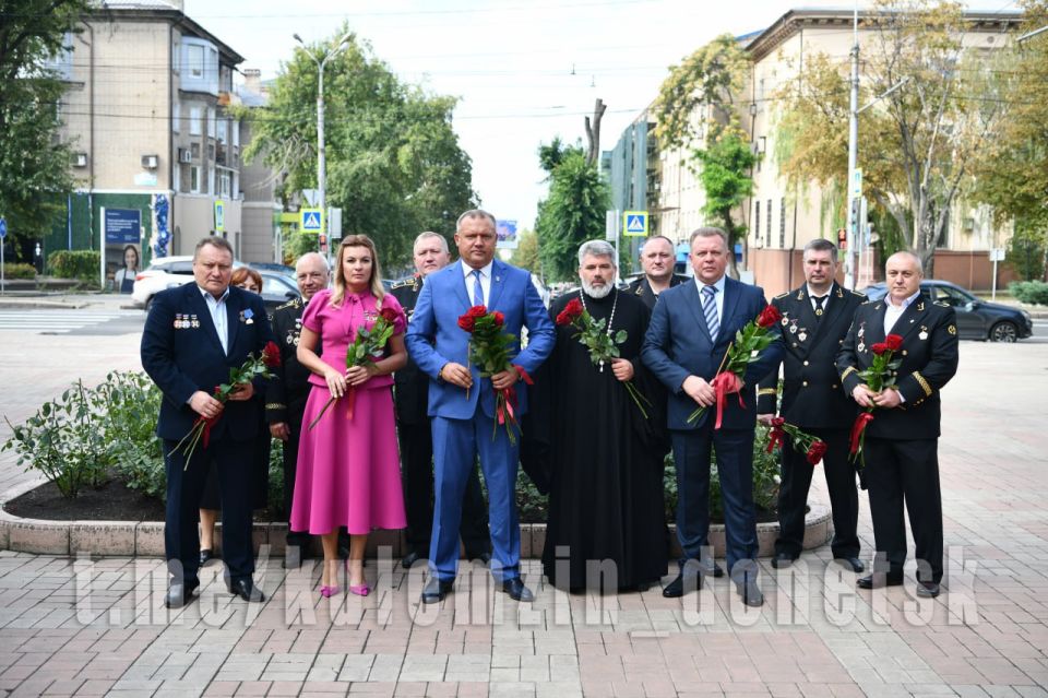 Краткий обзор главных событий Донецка за прошедшую неделю: Краткий обзор главных событий Донецка за прошедшую неделю: