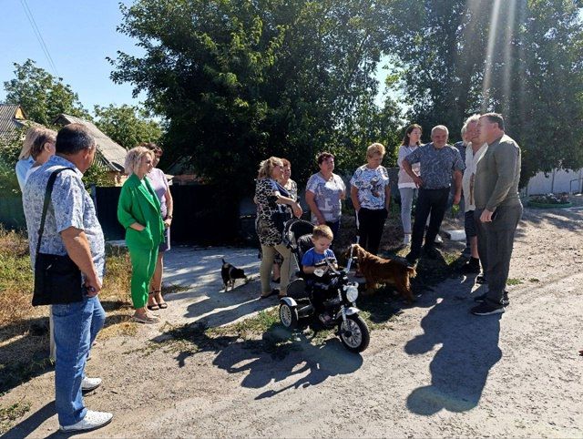 28 августа Секретарь Амвросиевского местного отделения Всероссийской политической партии "Единая Россия" Игорь Лызов встретился с коллективом ГУП ДНР "Почта Донбасса" 28 августа Секретарь Амвросиевского местного отделения Всероссийской политической партии "Единая Россия" Игорь Лызов встретился с коллективом ГУП ДНР "Почта Донбасса"