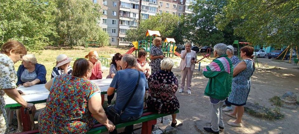 Юлия Крюкова (фракция «Единая Россия») рассказала о сходе граждан в Макеевке Юлия Крюкова (фракция «Единая Россия») рассказала о сходе граждан в Макеевке