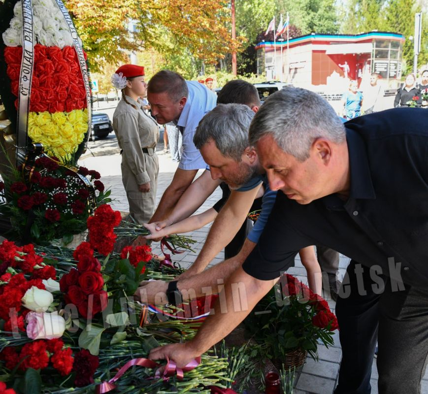Алексей Кулемзин: 26.06.1976 – 31.08.2018 Александр Владимирович Захарченко Алексей Кулемзин: 26.06.1976 – 31.08.2018 Александр Владимирович Захарченко