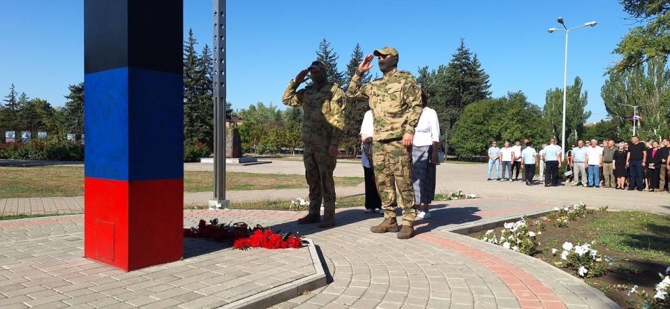 Александр Шатов: В Шахтерске почтили память первого Главы Республики Александр Шатов: В Шахтерске почтили память первого Главы Республики