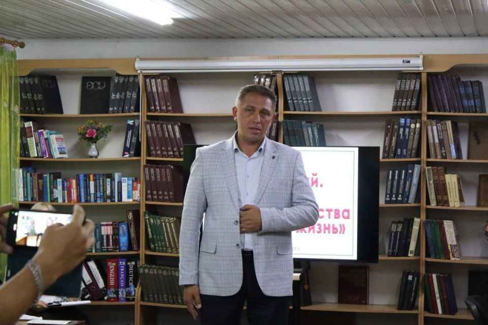 Он жив в наших сердцах: Встреча с семьей Александра Захарченко в Докучаевске Он жив в наших сердцах: Встреча с семьей Александра Захарченко в Докучаевске