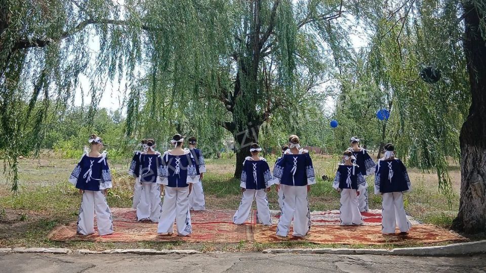 Сегодня на площади Дворца культуры им. ХХ-летия Победы в рамках проекта «Культура малой родины» партии «Единая Россия» состоялся праздничный концерт «Тебе, любимый город», посвящённый Дню города и Дню шахтёра! Сегодня на площади Дворца культуры им. ХХ-летия Победы в рамках проекта «Культура малой родины» партии «Единая Россия» состоялся праздничный концерт «Тебе, любимый город», посвящённый Дню города и Дню шахтёра!