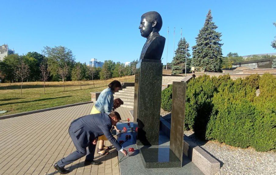 Валентин Левченко: 31 августа — годовщина гибели первого Главы ДНР Александра Захарченко Валентин Левченко: 31 августа — годовщина гибели первого Главы ДНР Александра Захарченко