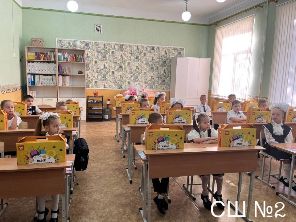 Виктория Жукова: Сегодня во всех школах городского округа Харцызск прошли торжественные линейки, посвящённые Дню знаний! Виктория Жукова: Сегодня во всех школах городского округа Харцызск прошли торжественные линейки, посвящённые Дню знаний!