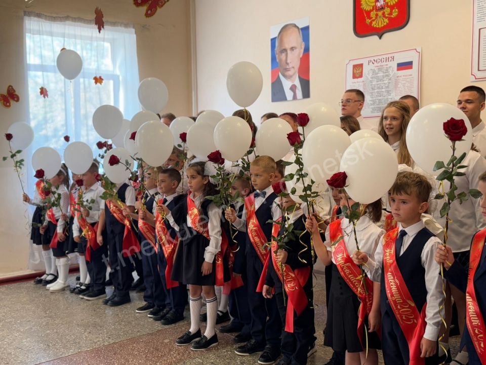 Алексей Кулемзин: Сегодня во всех общеобразовательных учреждениях Донецка прозвучал первый звонок, школы наполнились долгожданным детским смехом, волнением и ожиданием нового Алексей Кулемзин: Сегодня во всех общеобразовательных учреждениях Донецка прозвучал первый звонок, школы наполнились долгожданным детским смехом, волнением и ожиданием нового
