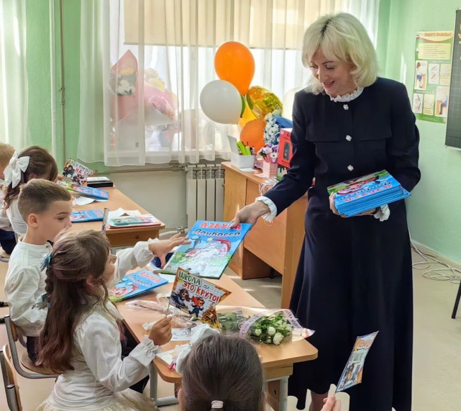 От Совета женщин города Ясиноватая и от себя лично поздравляю педагогов, школьников и их родителей с Днём знаний и началом нового учебного года! От Совета женщин города Ясиноватая и от себя лично поздравляю педагогов, школьников и их родителей с Днём знаний и началом нового учебного года!