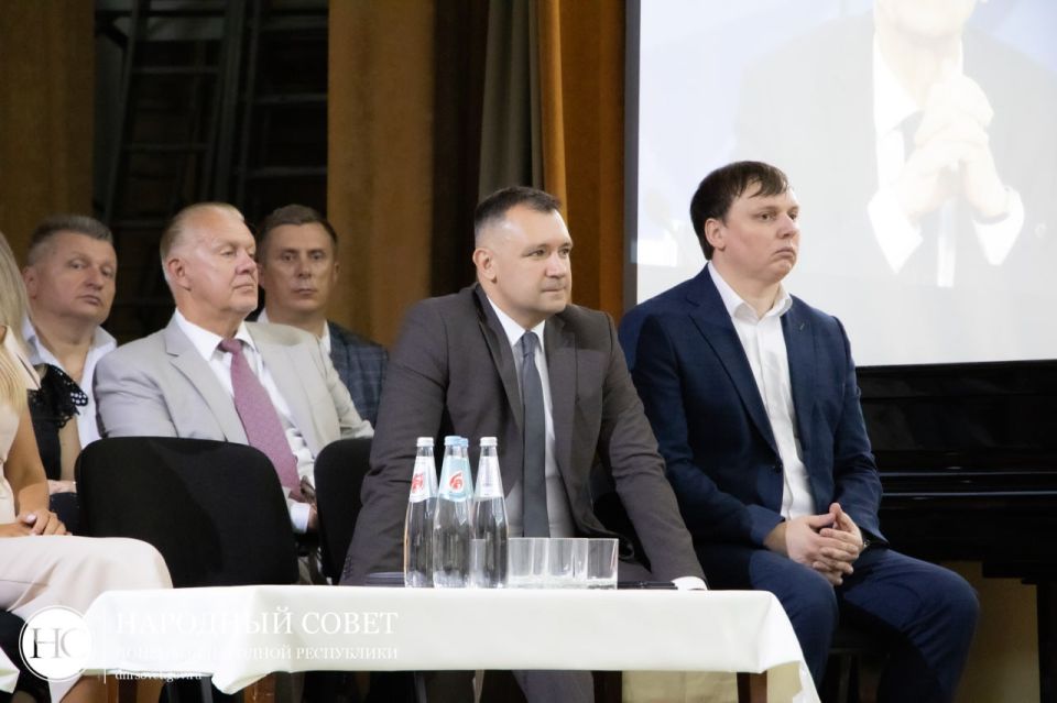 Николай Сытов дал напутствие первокурсникам Донецкого государственного медицинского университета Николай Сытов дал напутствие первокурсникам Донецкого государственного медицинского университета
